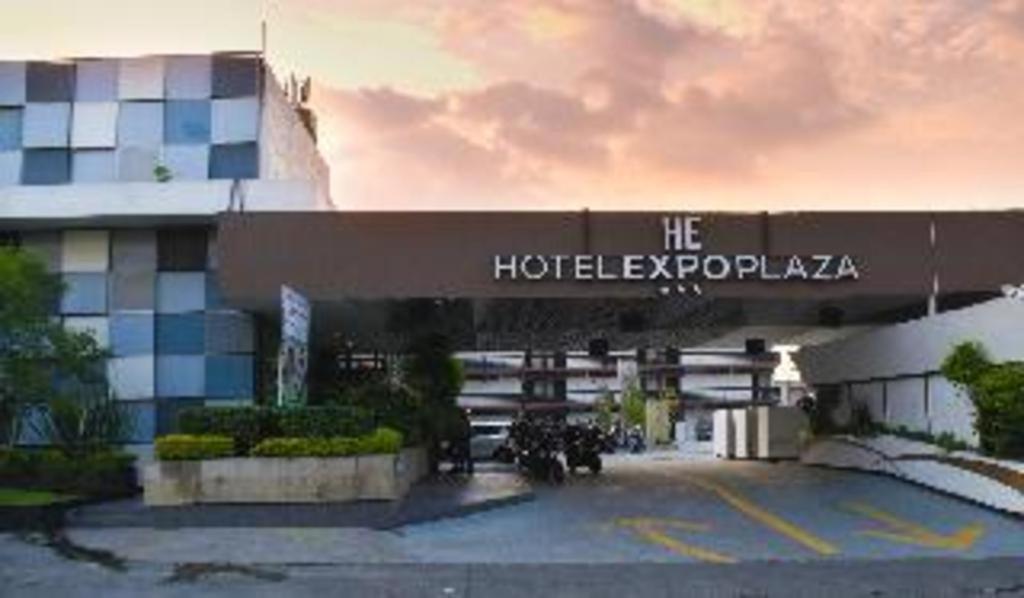 Hotel Portonovo Plaza Expo Zapopan Ngoại thất bức ảnh