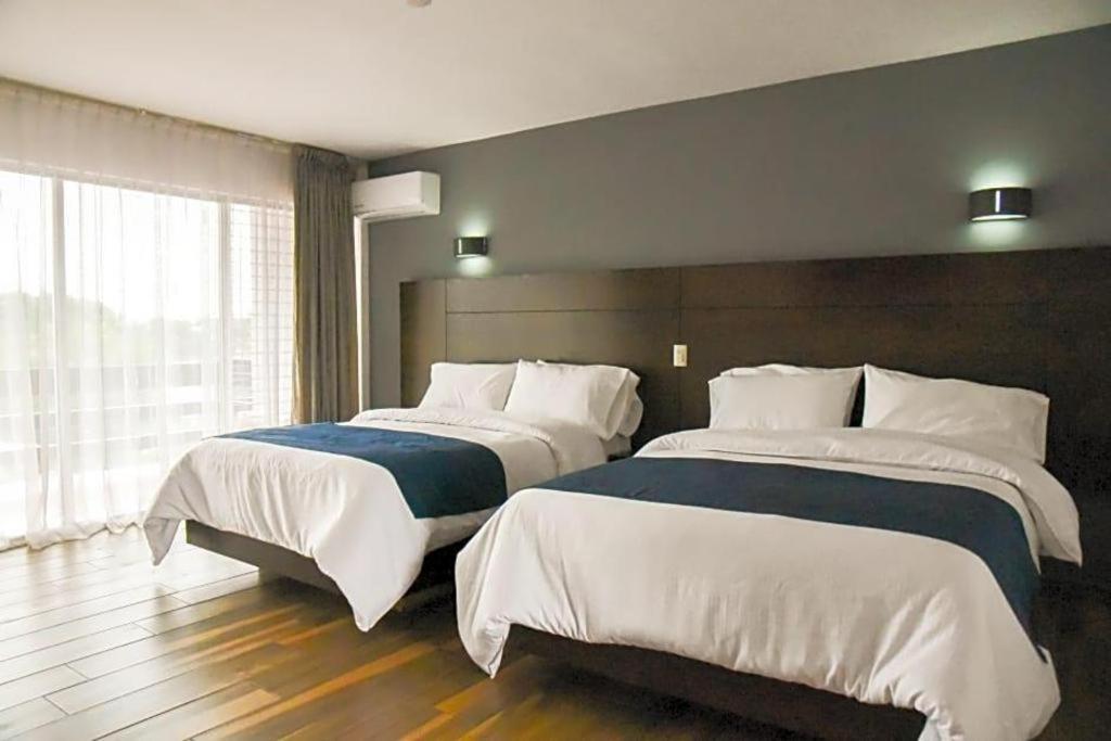 Hotel Portonovo Plaza Expo Zapopan Ngoại thất bức ảnh