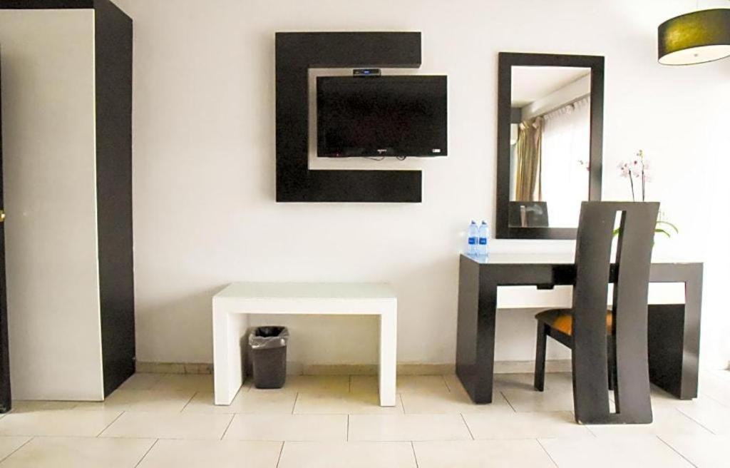 Hotel Portonovo Plaza Expo Zapopan Ngoại thất bức ảnh