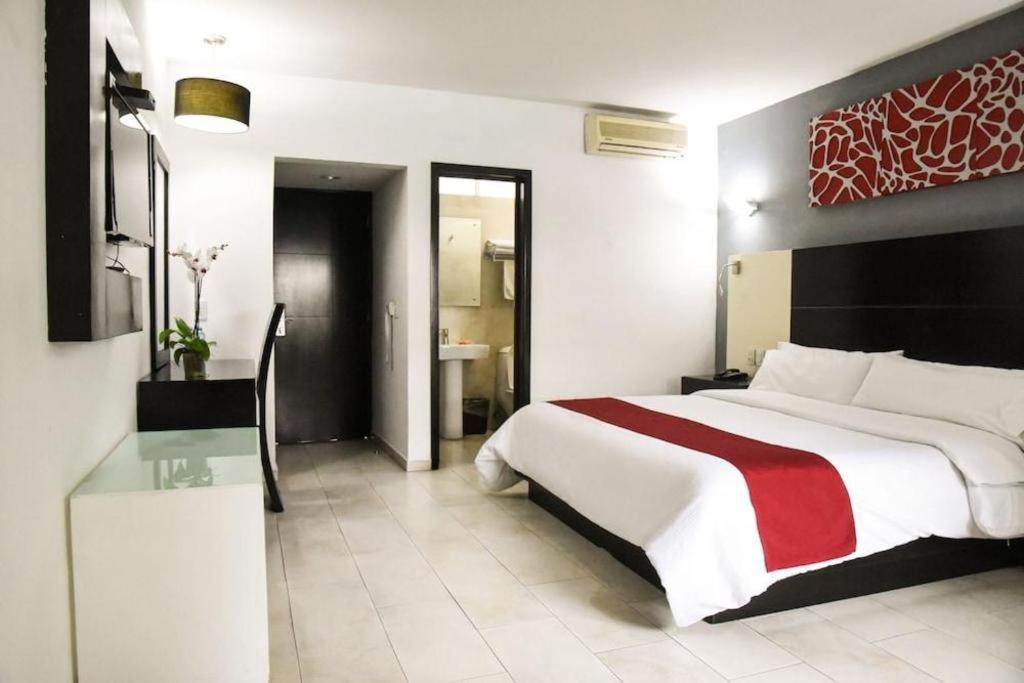 Hotel Portonovo Plaza Expo Zapopan Ngoại thất bức ảnh