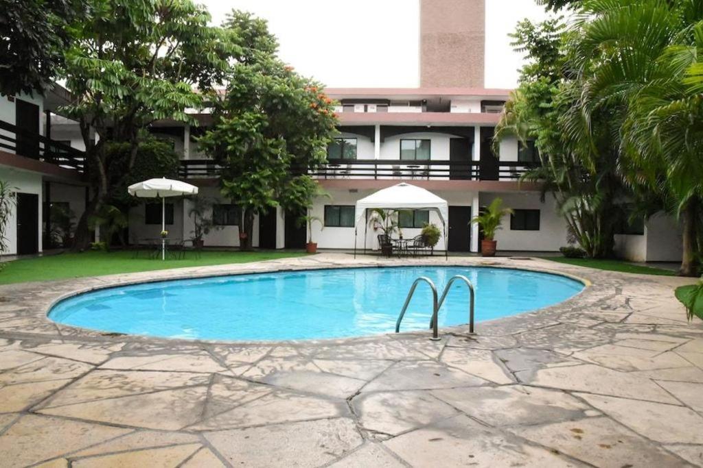 Hotel Portonovo Plaza Expo Zapopan Ngoại thất bức ảnh